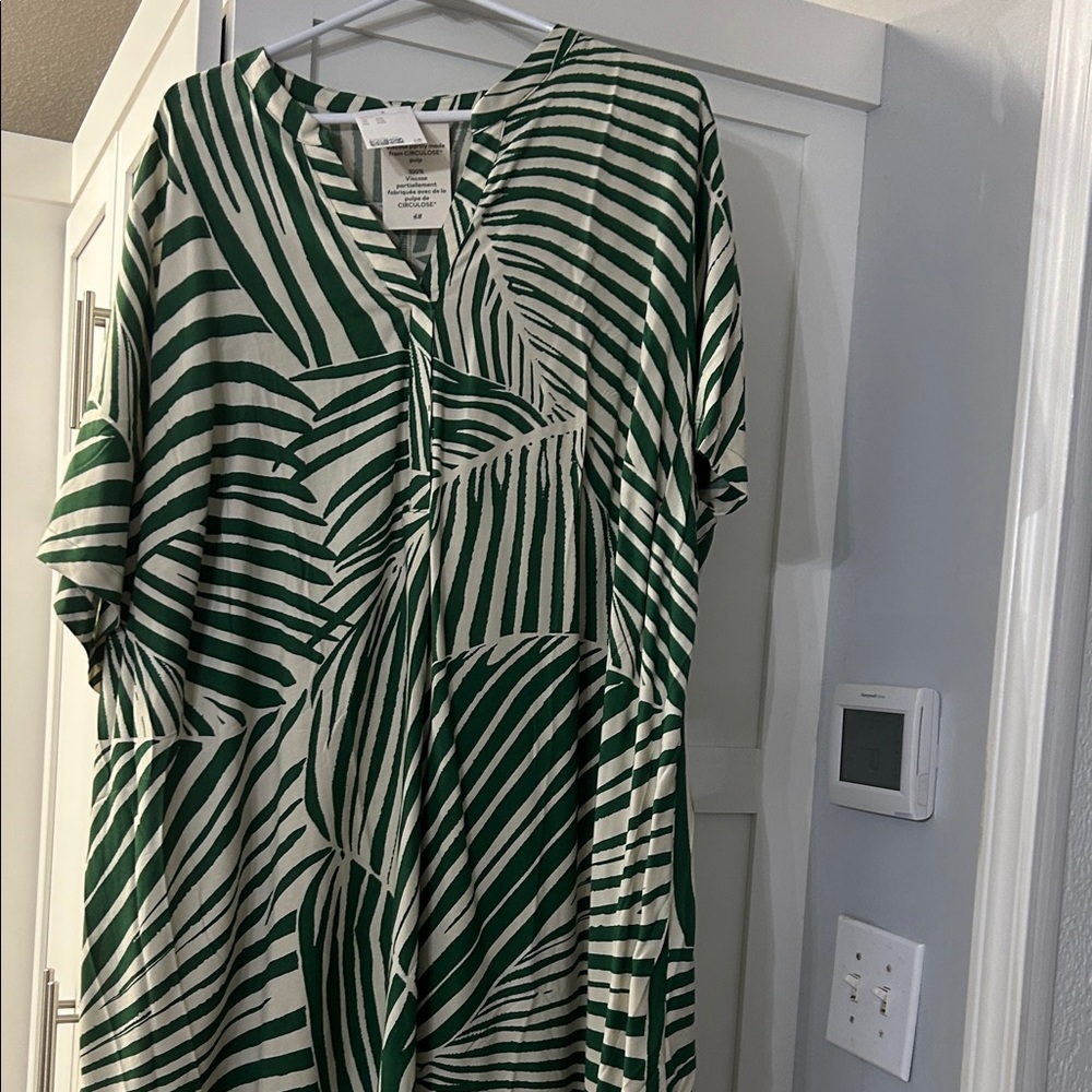 H &M green  and White Striped Dress. Viscose 100% tunic dress . New with tags